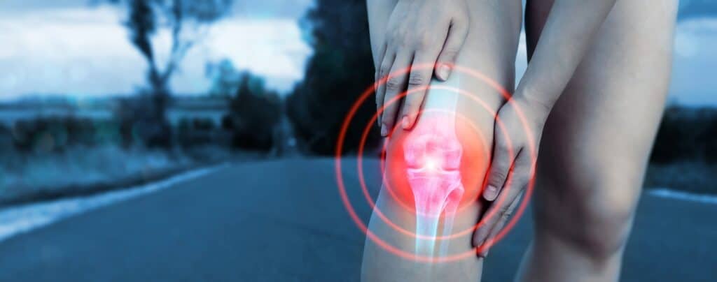 graphics,of,the,knee,of,a,sports,woman,who,suffered